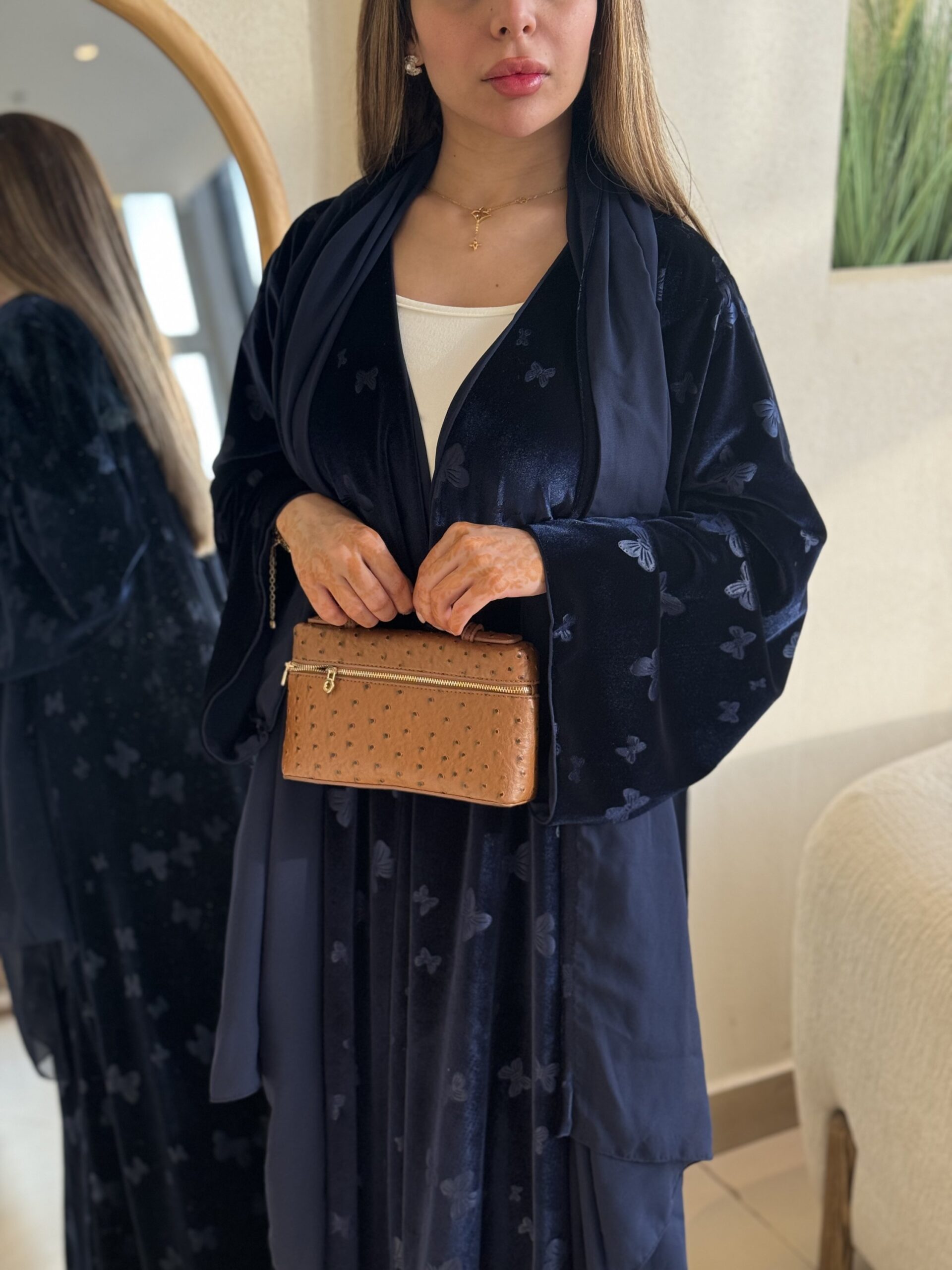A112-velvet abaya