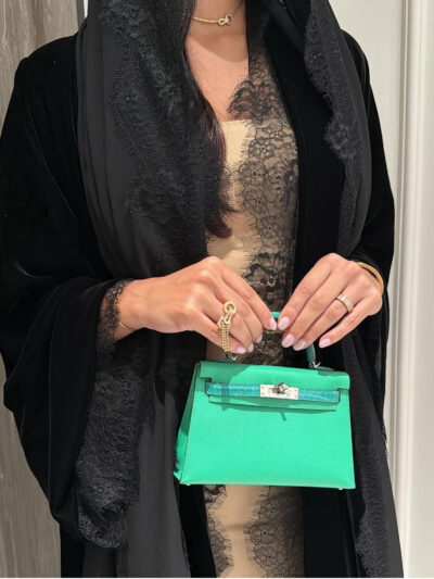 A048 - Velvet abaya
