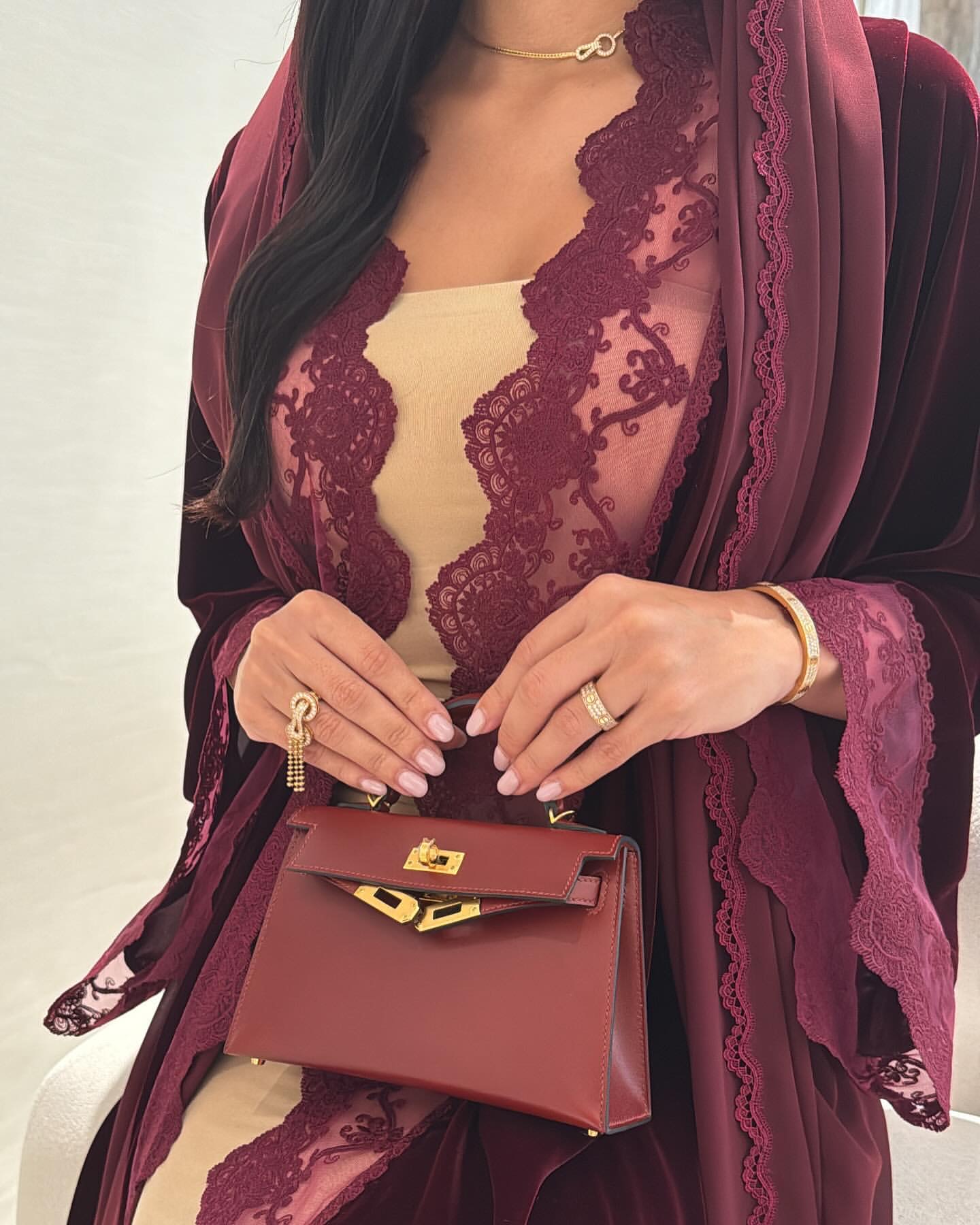 A096-Velvet Abaya - صورة 2